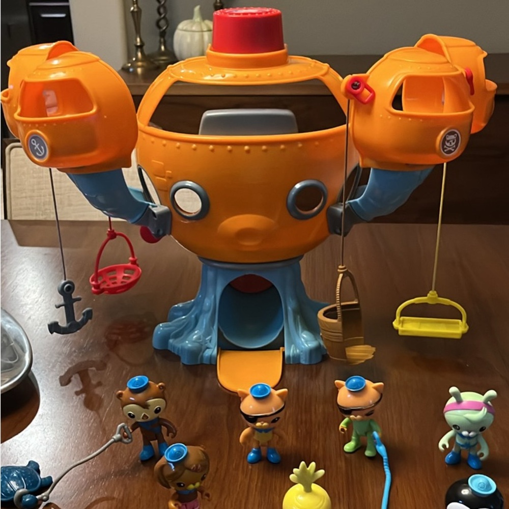 Huge Octonauts playset w/2 vehicles & 12 characters! 🌊